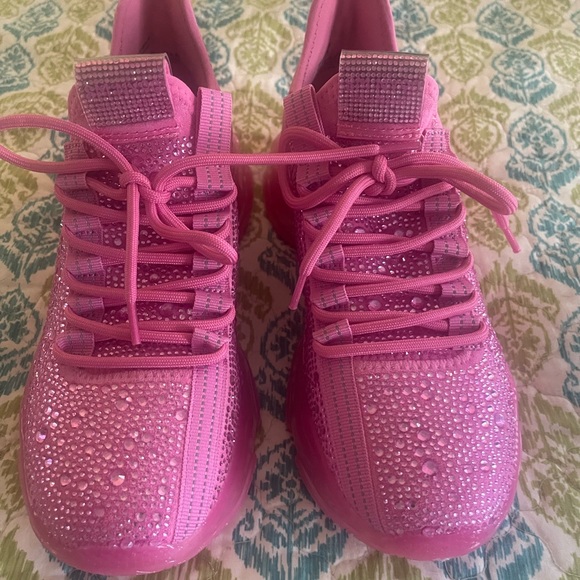 COPY - Steven Madden Sneakers - Picture 2 of 4